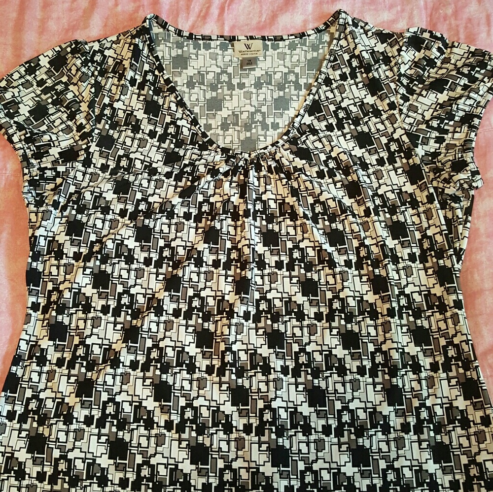 Adorable Black and White Blouse